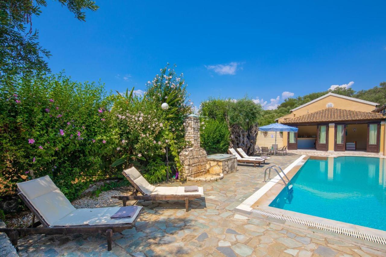 Villa Lianolia Peritheia Dış mekan fotoğraf